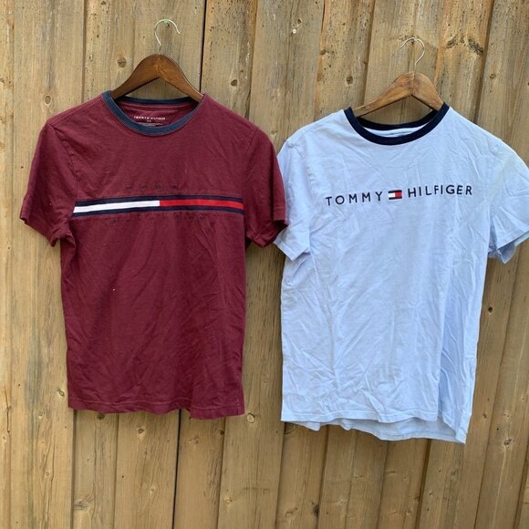LOT OF 2 Tommy Hilfiger BIG LOGO T Shirts Small - Picture 2 of 2